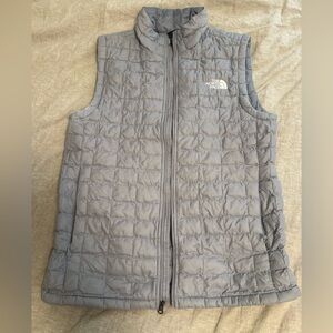 MENS North Face Thermoball Vest Grey Small Good Condition